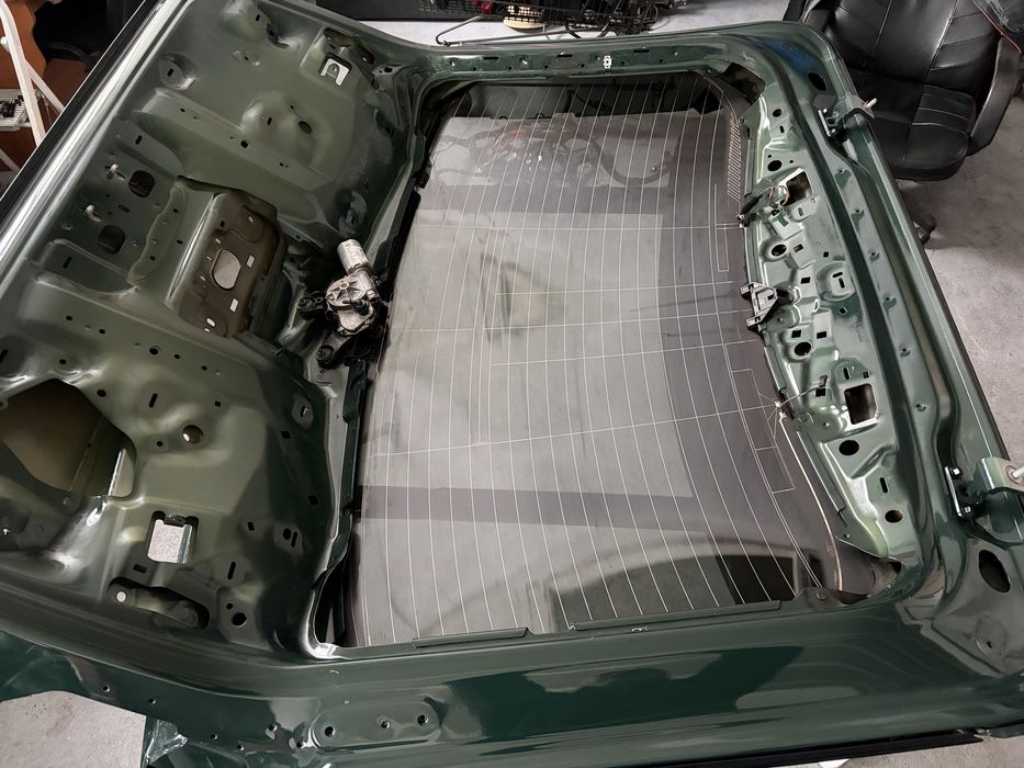 Крышка богажника ауди Q8 в сборе