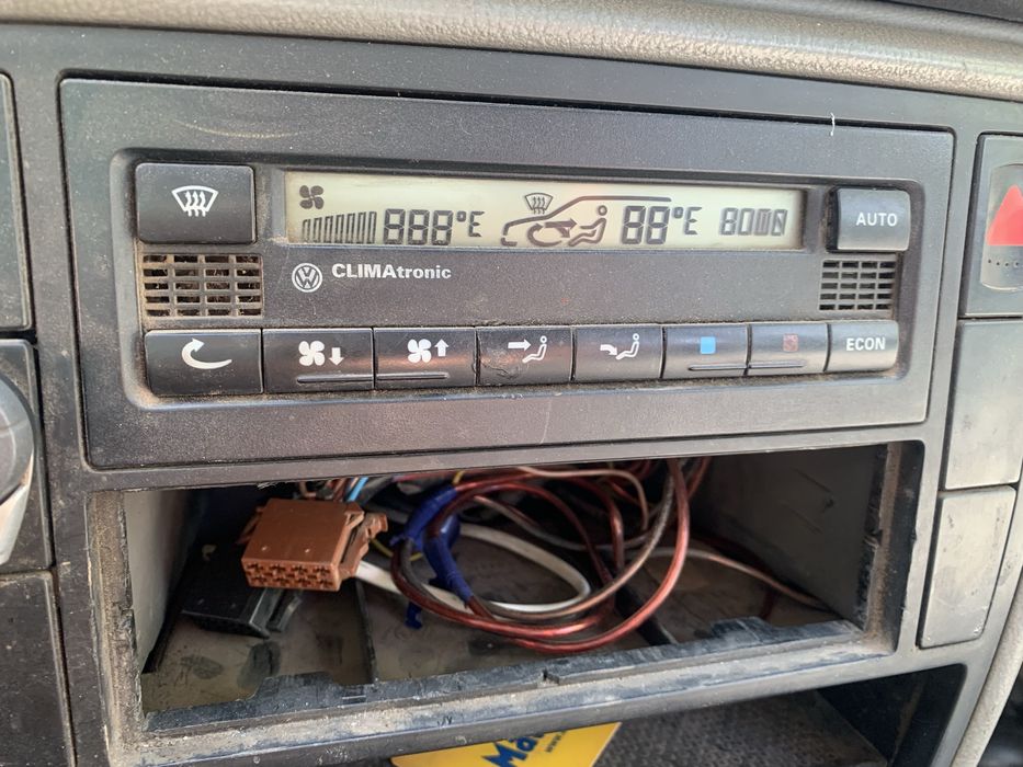 Блок управління  кліматконтролем Пассат б5