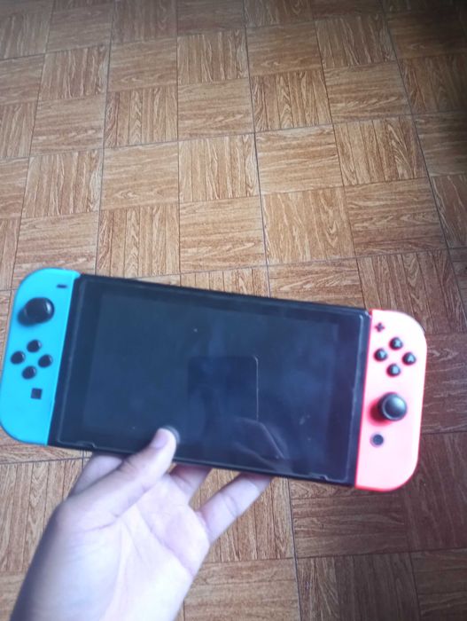 Nintendo switch já com comando e armazenamento
