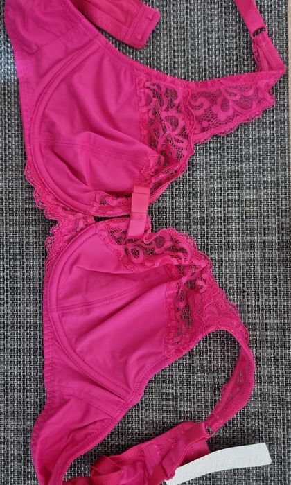 Білизна: бюстгальтер та трусики