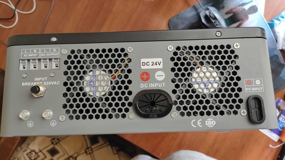 Інвертор гібридний Datouboss DT2430 (24 В/3 кВт)