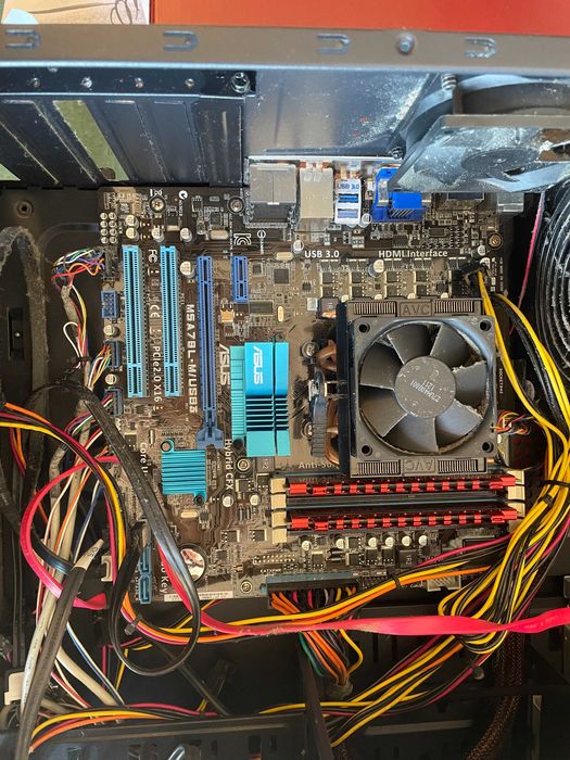 PC - Torre completa excepto armazenamento (disco)