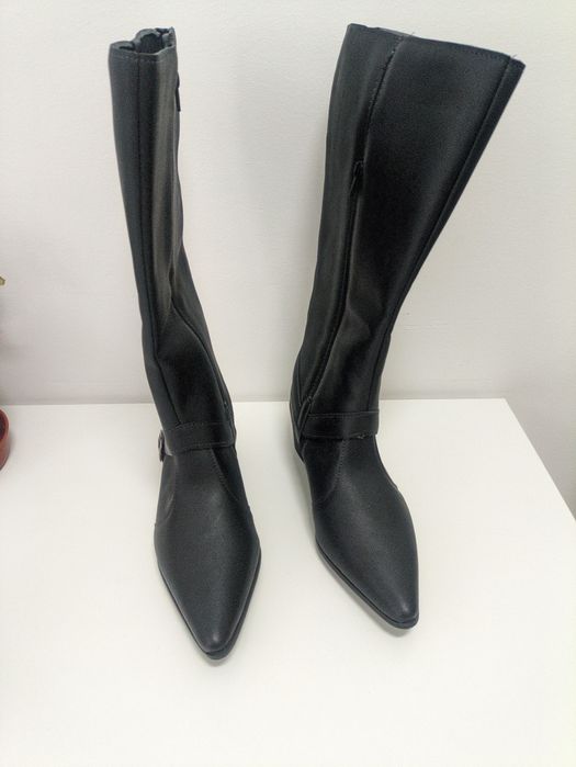 Botas pretas 2 em 1