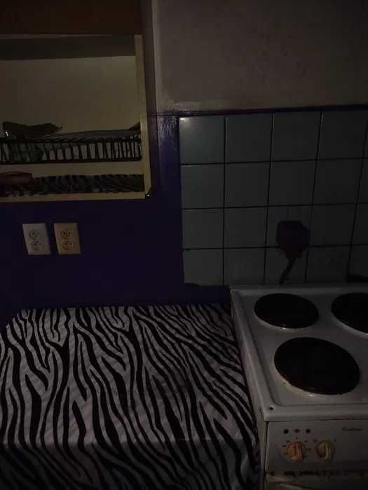 Затишна кімната з технікою, вул. Азербайджанська 8-б. Метро 15 хв.