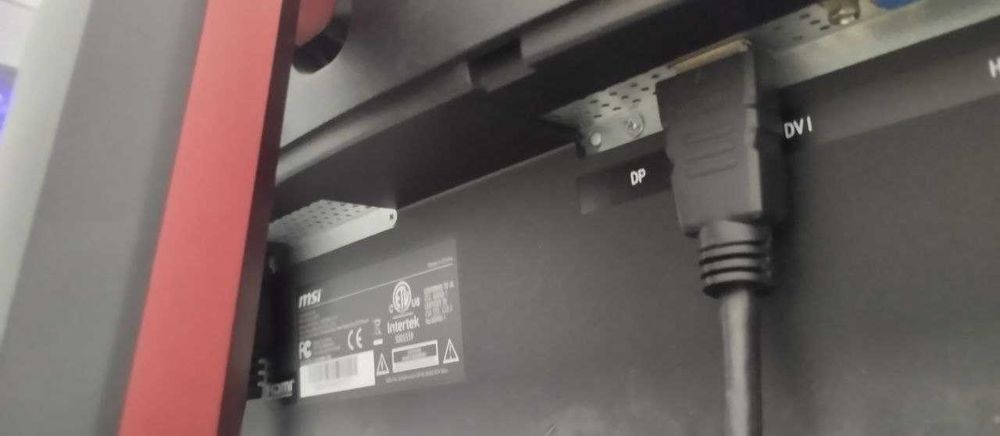 Komputer gamingowy + monitor msi 24 cale