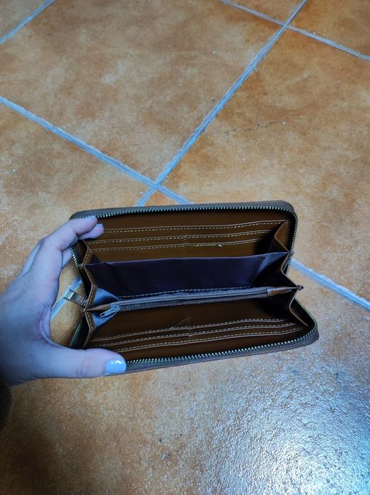 Porta moedas castanho