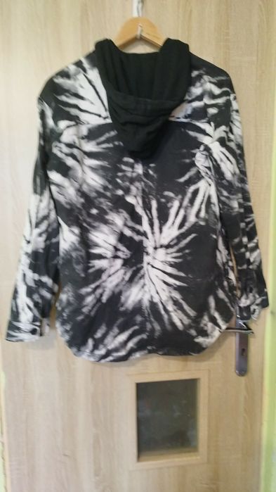 Czarno biała bluza, koszula rozpinana