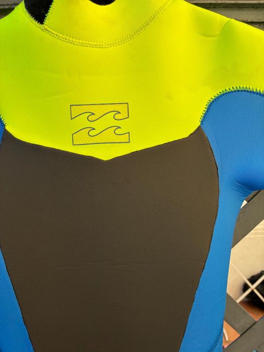 Fato Surf Billabong 4’3