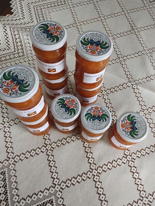 Konfitura z pigwowca japońskiego do herbaty