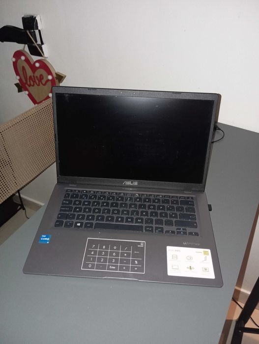 Portátil ASUS  modelo X401