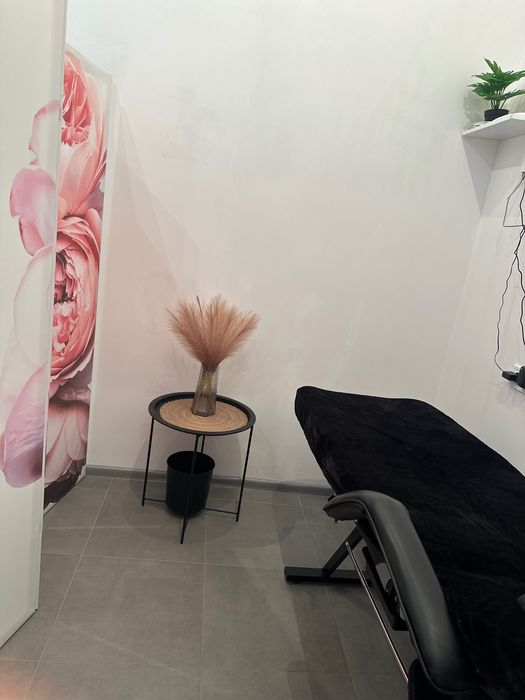 Оренда кушетки в салоні краси