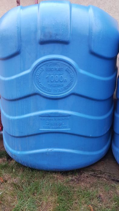 Продам пищевые трехслойные бочки на 1000 л