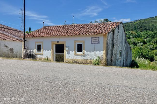 Moradia T2 Para Reabilitar Zona Rural, Lisboinha, Ansião