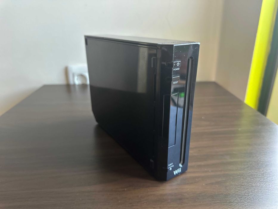 Nintendo Wii Preta - Desbloqueada + Jogo e Extras