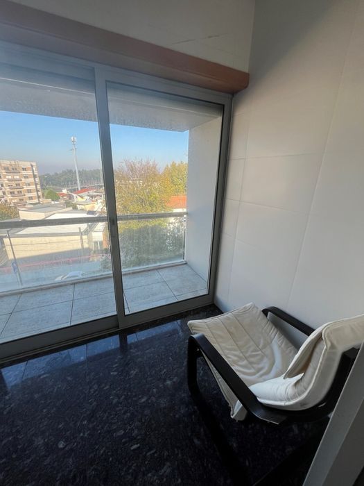 Apartamento T2 para arrendar Pedroucos
