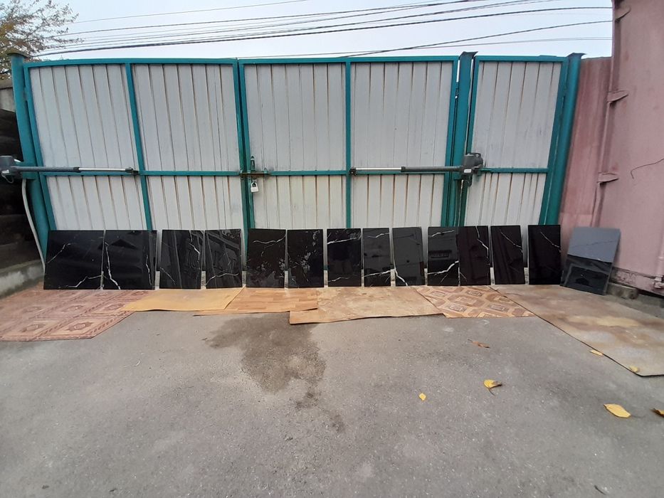 Залишки плитки. 27 м.кв. Осокорки