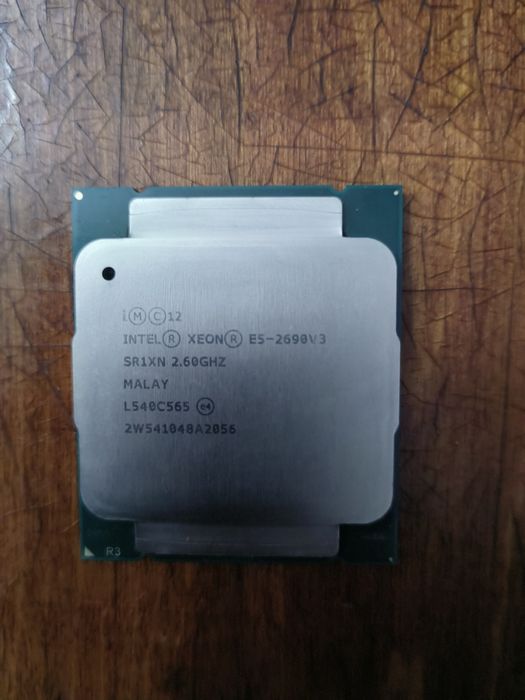 Процессор Intel Xeon E5-2690 v3.