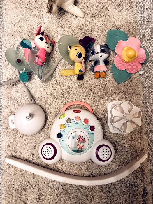 Móbile musical para berço de bebé