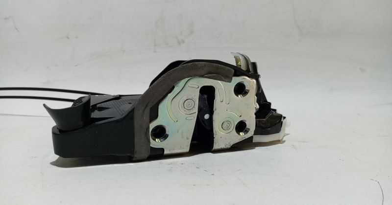 Fechadura / fecho porta frente direito TOYOTA Yaris (_P15_)