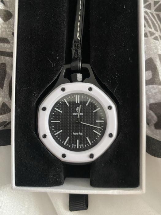 Swatch X AP preto e branco