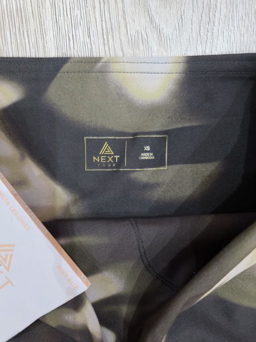 Nowe legginsy zielone khaki wzory next yoga XS