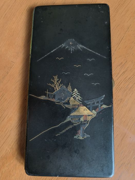 APIEROŚNICA inkrustowana zlotem