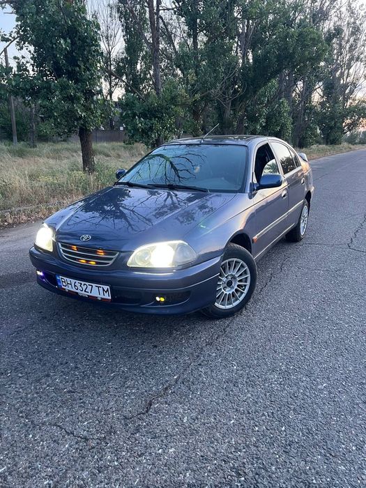 Тойота Авенсіс 1999р.