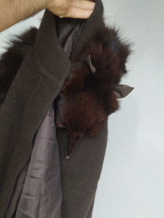 Casaco curto com raposa