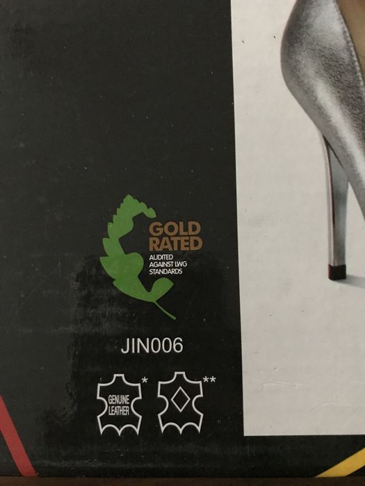 Piękne, nowe srebrne metaliczne szpilki skora naturalna