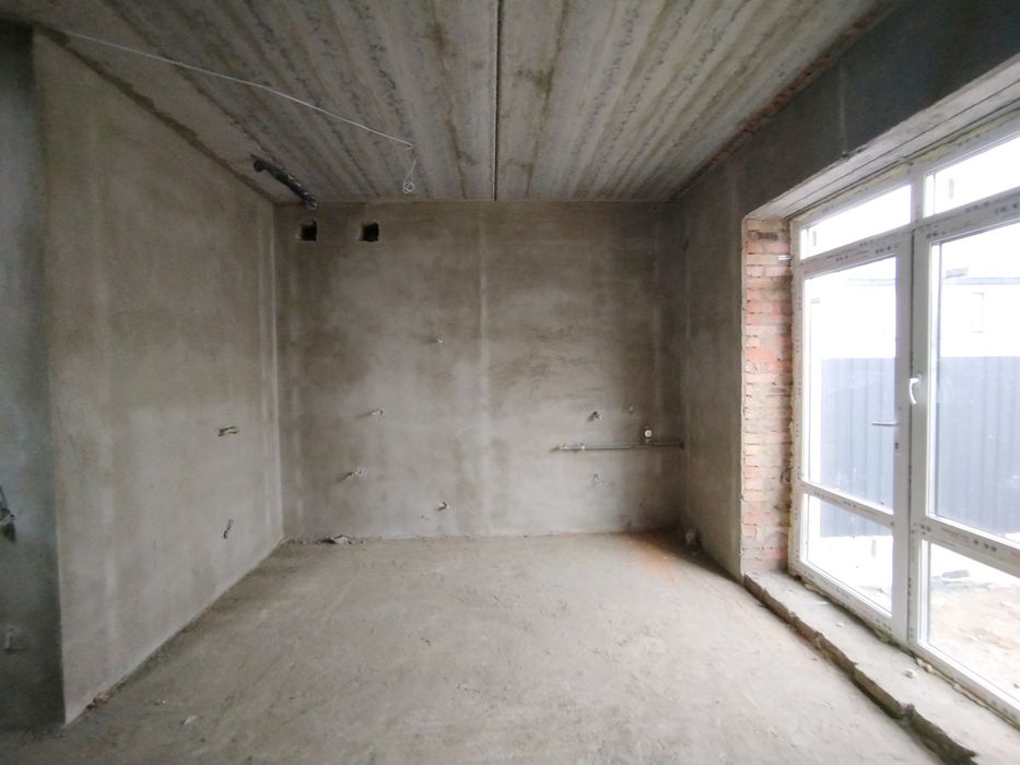 Продаж 2-поверхового дуплекса