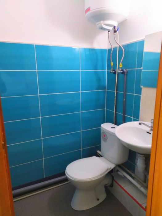 Аренда красная линия  М. Грушевского 56м кв.