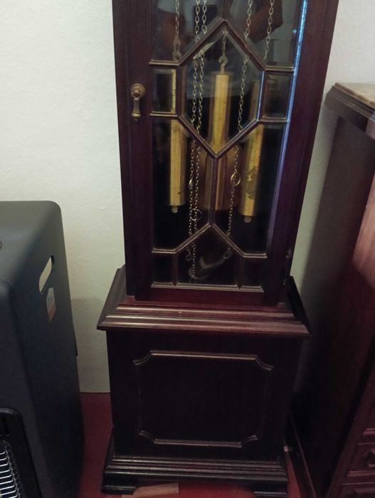 Relógio  Pé AltoTempus Fugit