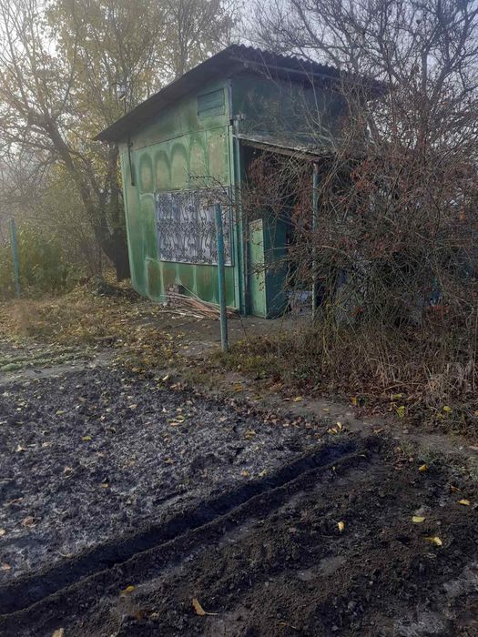 Продаётся дачный участок