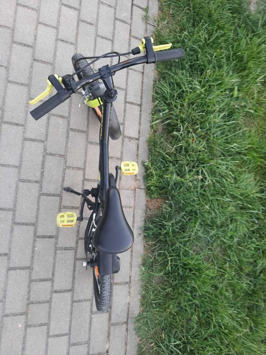 Rower dziecięcy 16 cali Btwin Dark Hero