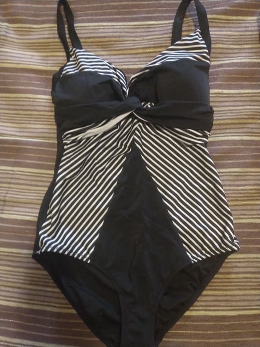 Купальники жіночі