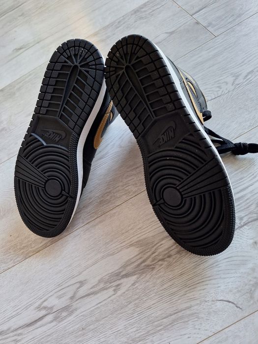 Nowe buty Nike Air Jordan 1 mid black metallic gold white rozm. 39