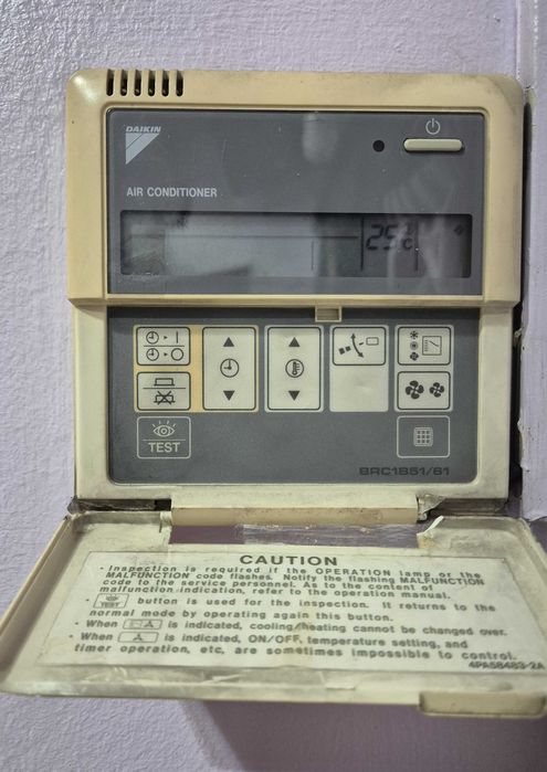 Vendo Mobiliário de Estabelecimento de Pronto-a-Vestir