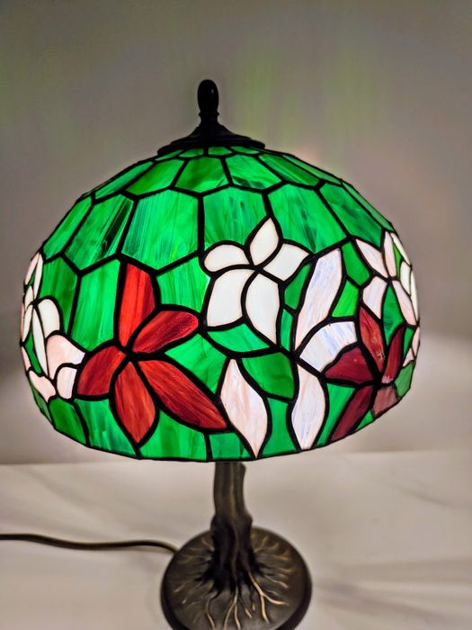 Tiffany lampy witrażowe stołowe nocne