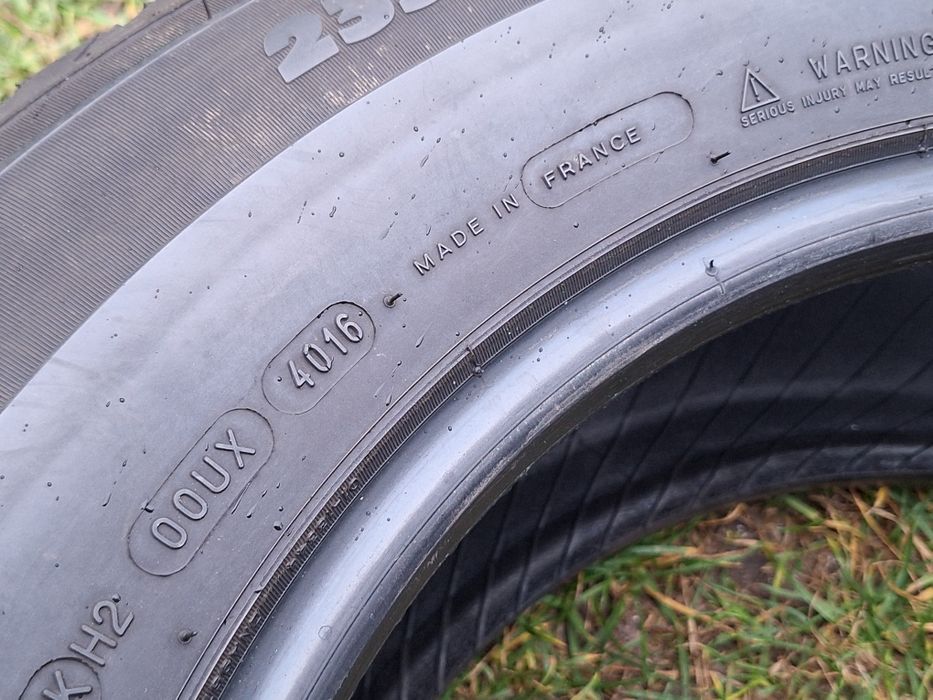 Зимовий MICHELIN 235 65 17 протектор 50%