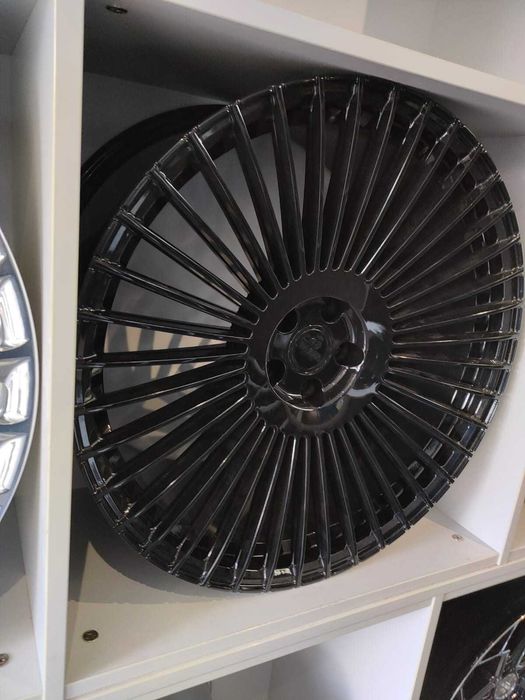 BMW 7-G70  MERSEDES 223 диски R 20-24 в наявності та під замовлення