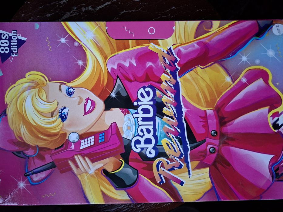 Лялька Барбі в коробці