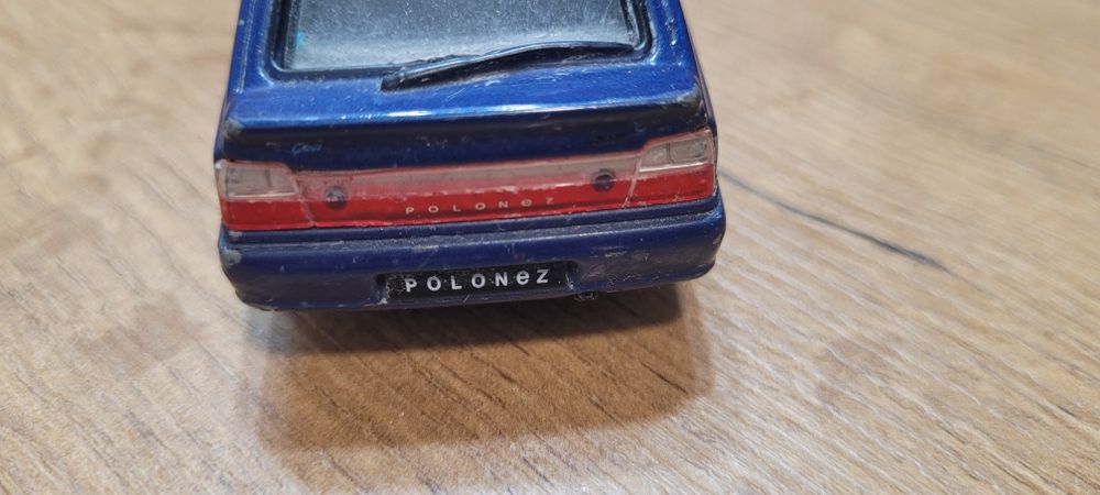 Model samochodu Policja Polonez Caro Plis