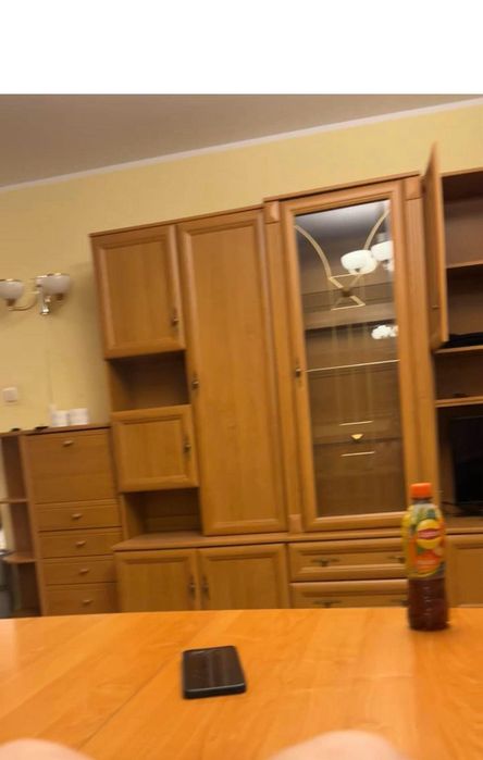 Meblościanka w dobrym stanie 2 kanapy i pufa