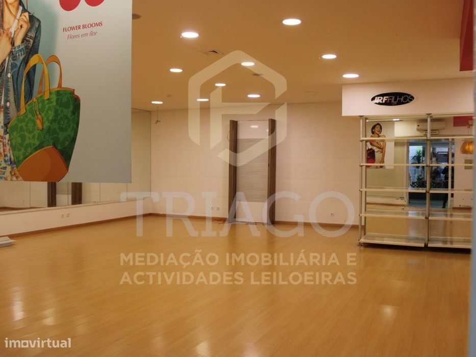 Store with 95 m² at Hiper Grossista