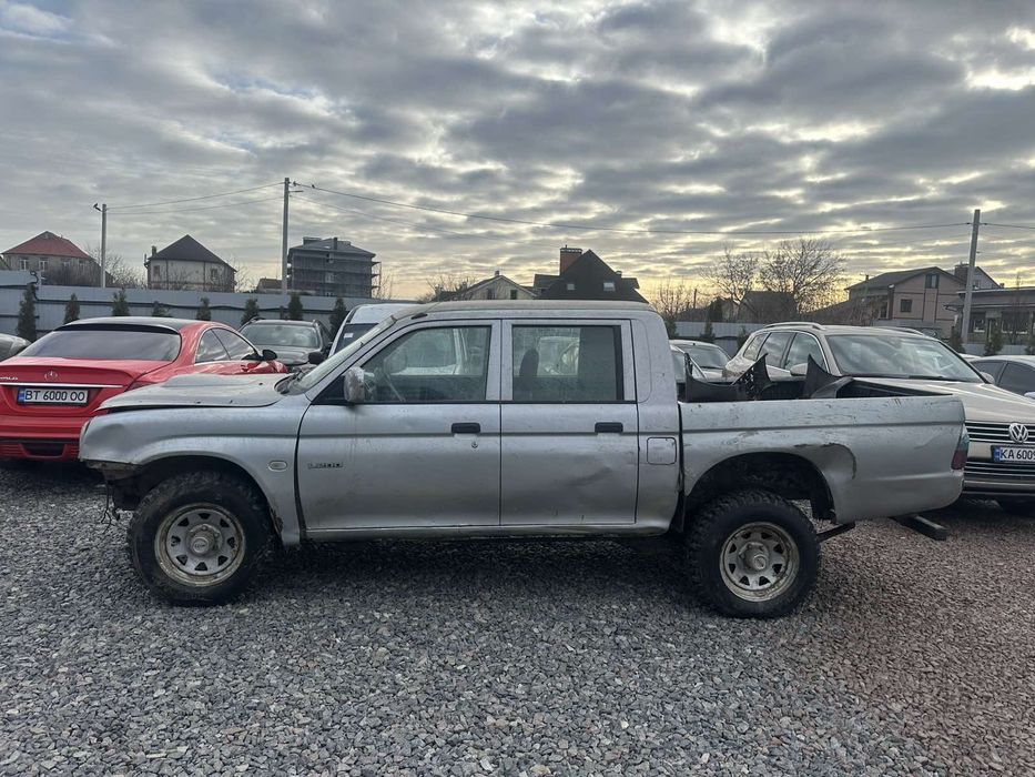 Ручка замок моторчик митсубиши митсубиси л200 MITSUBISHI L200