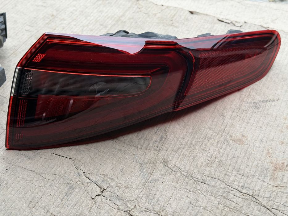 Ліхтарі Alfa Romeo Stelvio (задні фари)