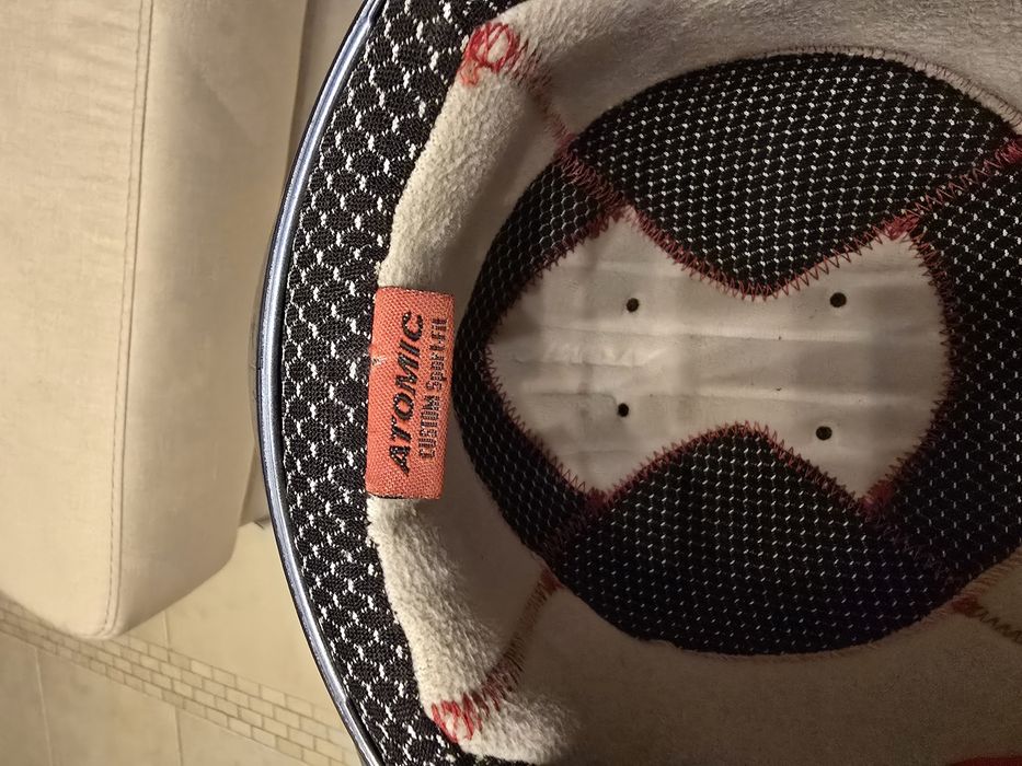 Kask narciarski Atomic