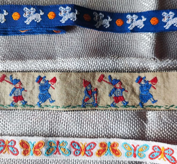 Lote de fitas bordadas antigas