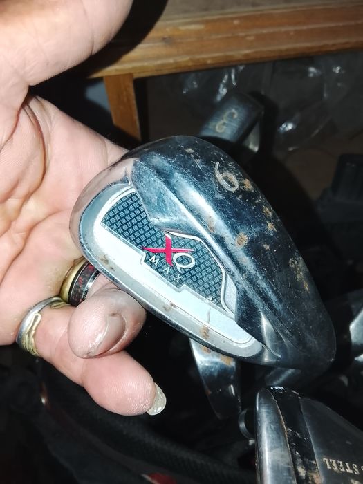 Carrinho de golfe ,mais saco de golfe mais ,14 tacos mais, 40bolas golfe