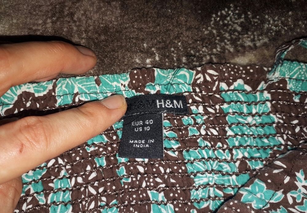 Sukienka w kwiaty H&M